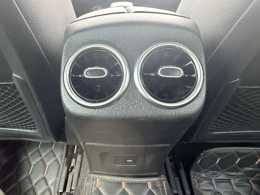 Mercedes-Benz A-Class — фото 17