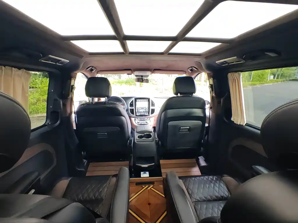 Mercedes-Benz Vito — фото 9