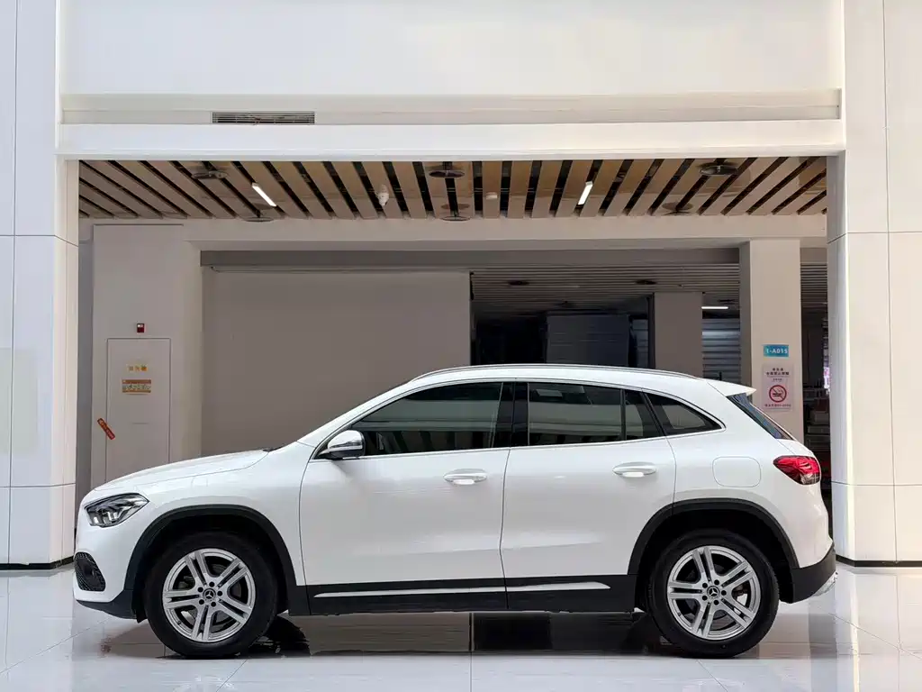 Mercedes-Benz GLA — фото 8