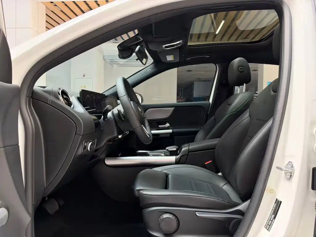 Mercedes-Benz GLA — фото 10