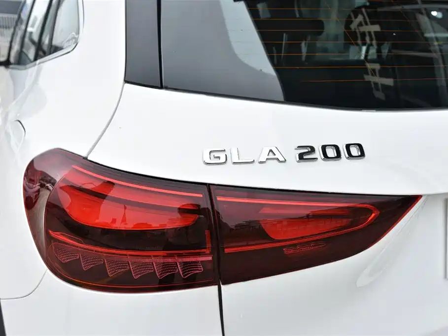 Mercedes-Benz GLA — фото 6