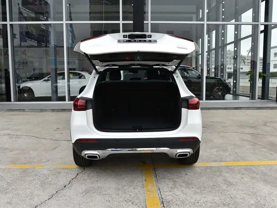 Mercedes-Benz GLA — фото 10