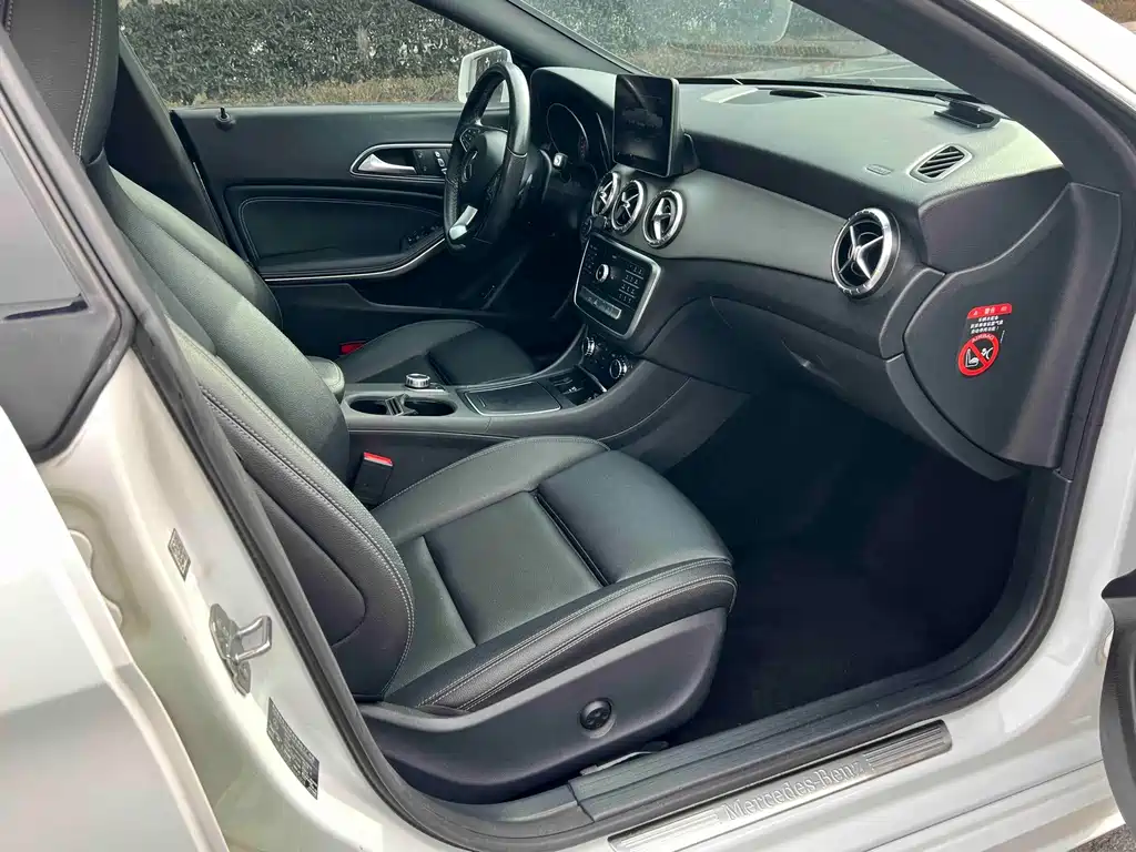 Mercedes-Benz CLA (Import) — фото 11