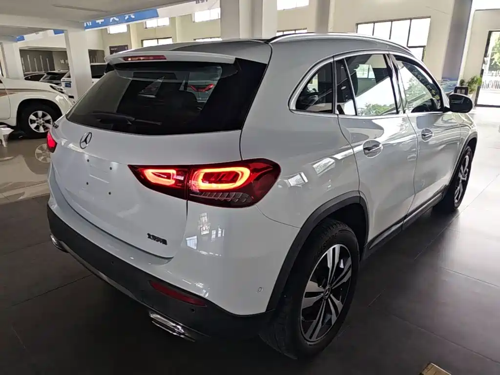 Mercedes-Benz GLA — фото 6