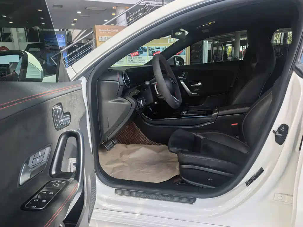 Mercedes-Benz CLA (Import) — фото 10