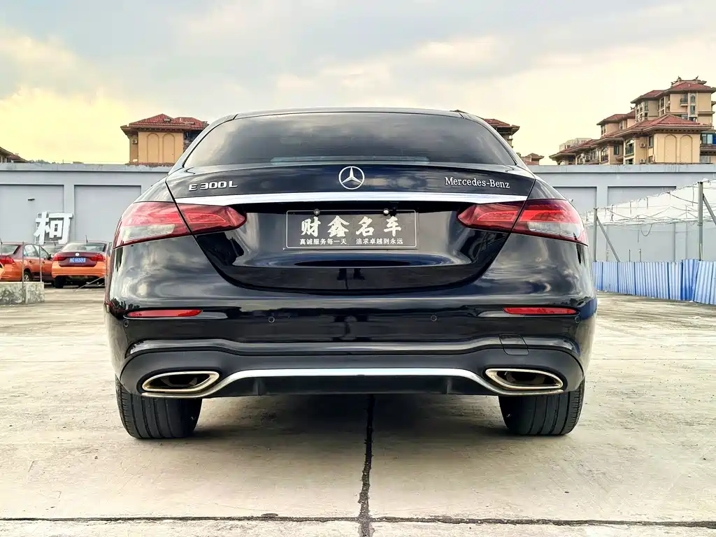 Mercedes-Benz E-Class — фото 10