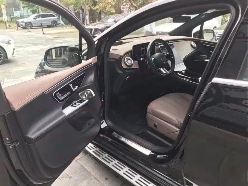 Mercedes-Benz EQE SUV — фото 3