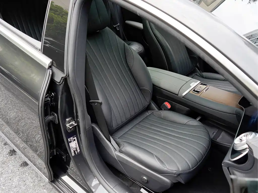 Mercedes-Benz EQS — фото 10