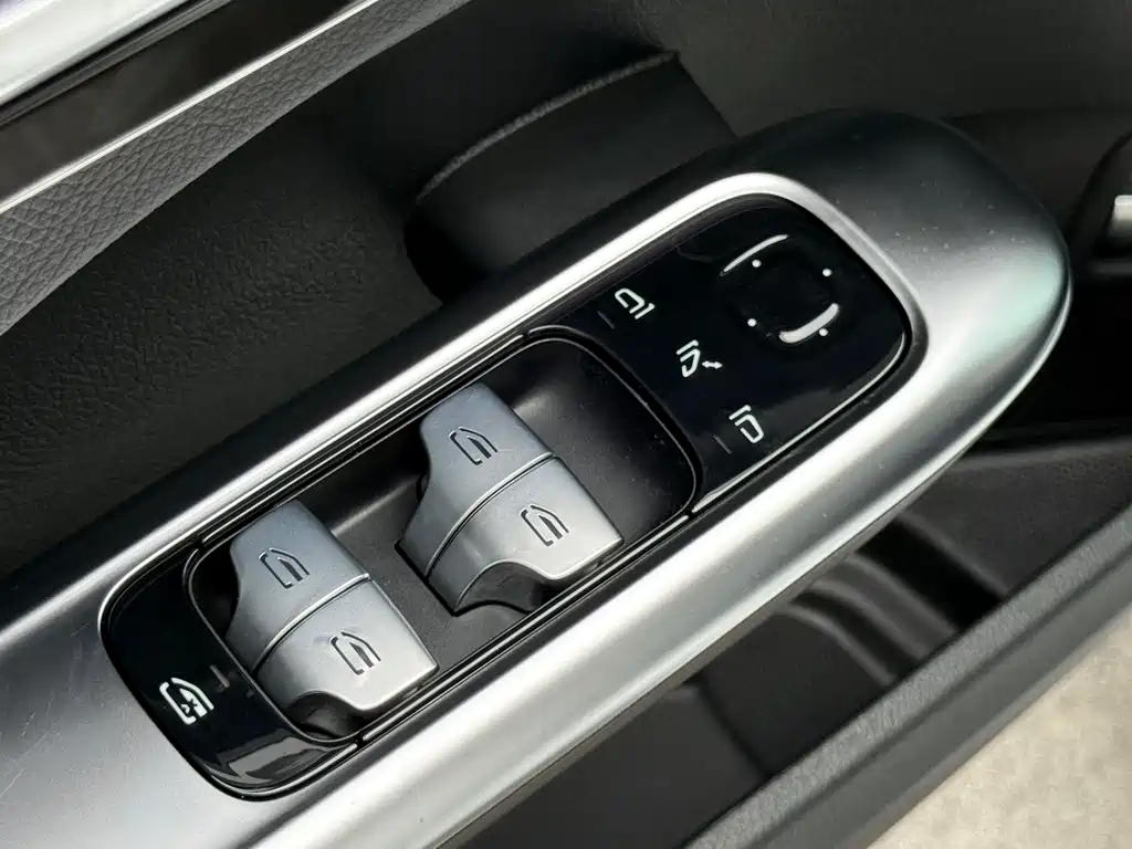 Mercedes-Benz C-Class — фото 14