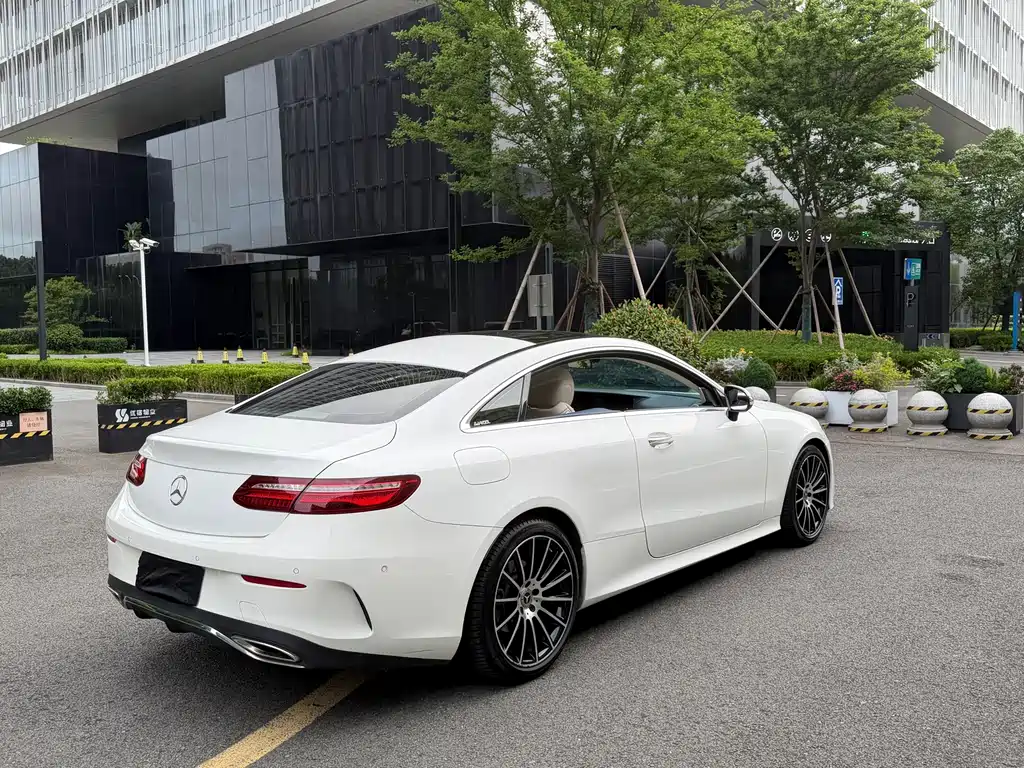 Mercedes-Benz E-Class (Import) — фото 19