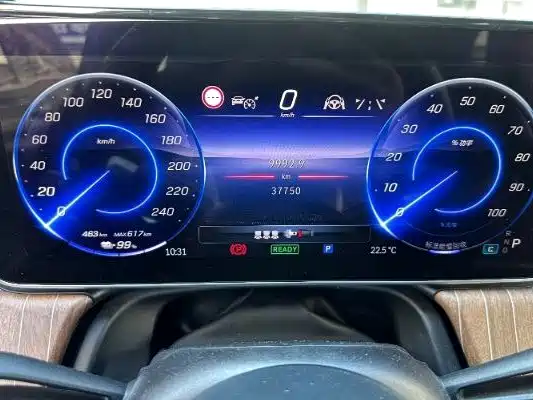 Mercedes-Benz EQE SUV — фото 13
