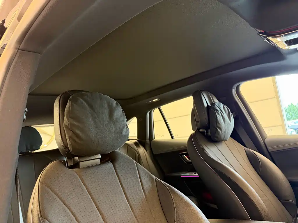 Mercedes-Benz EQE SUV — фото 14