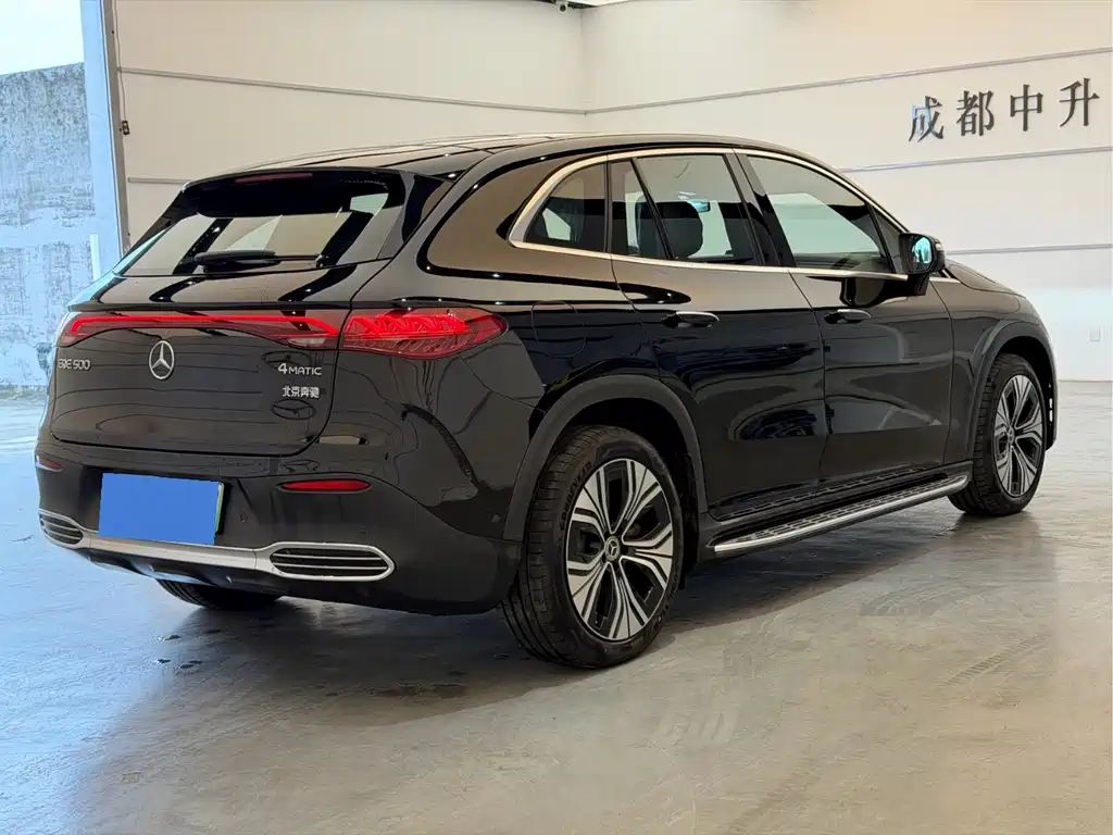 Mercedes-Benz EQE SUV — фото 5