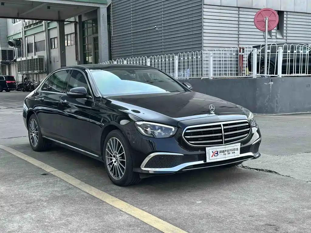Mercedes-Benz E-Class — фото 3