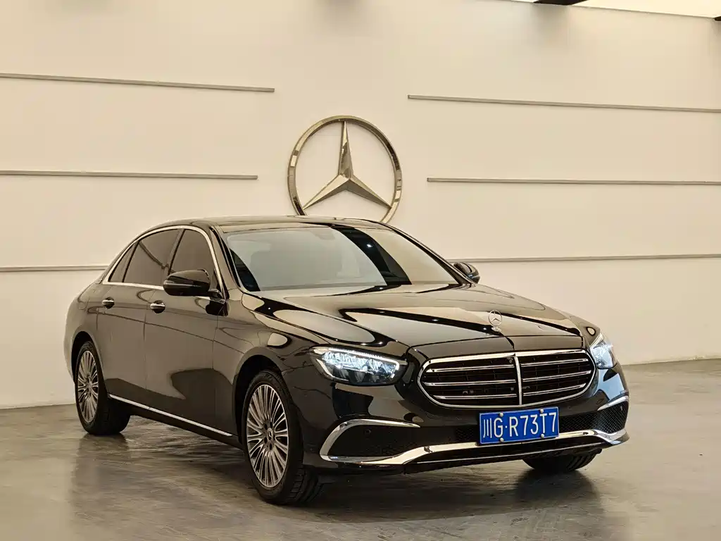Mercedes-Benz E-Class — фото 3