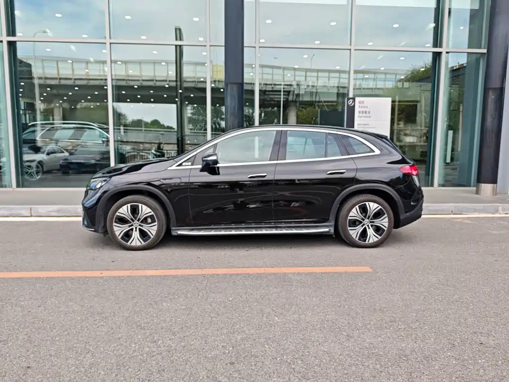 Mercedes-Benz EQE SUV — фото 2