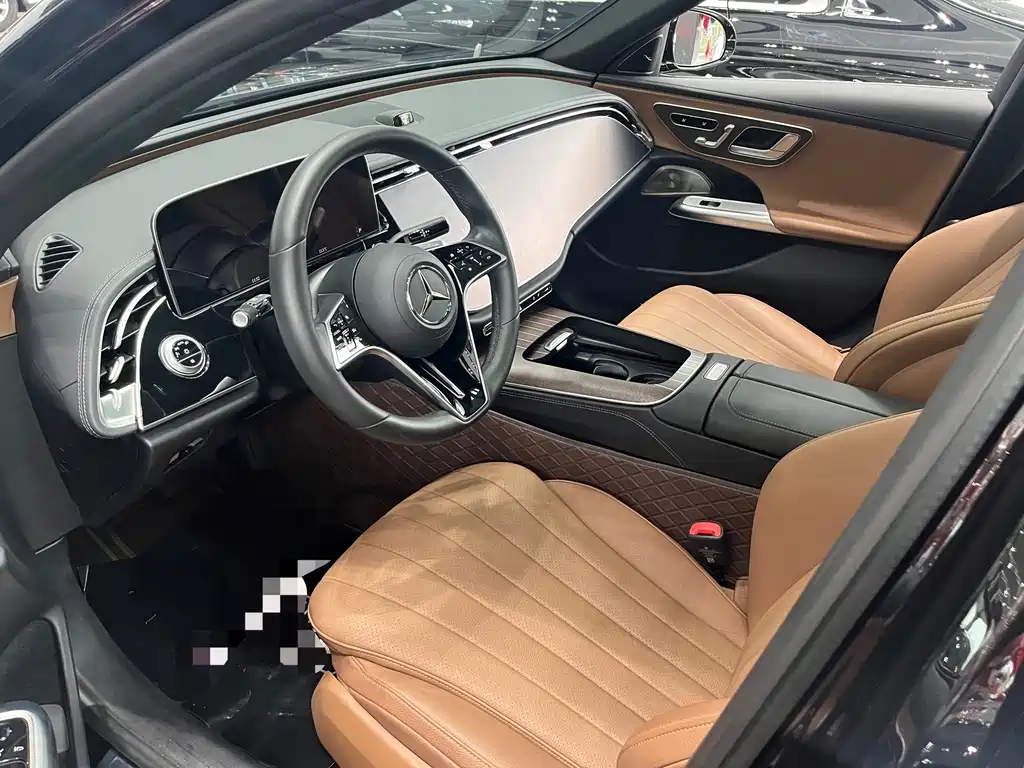 Mercedes-Benz E-Class — фото 4