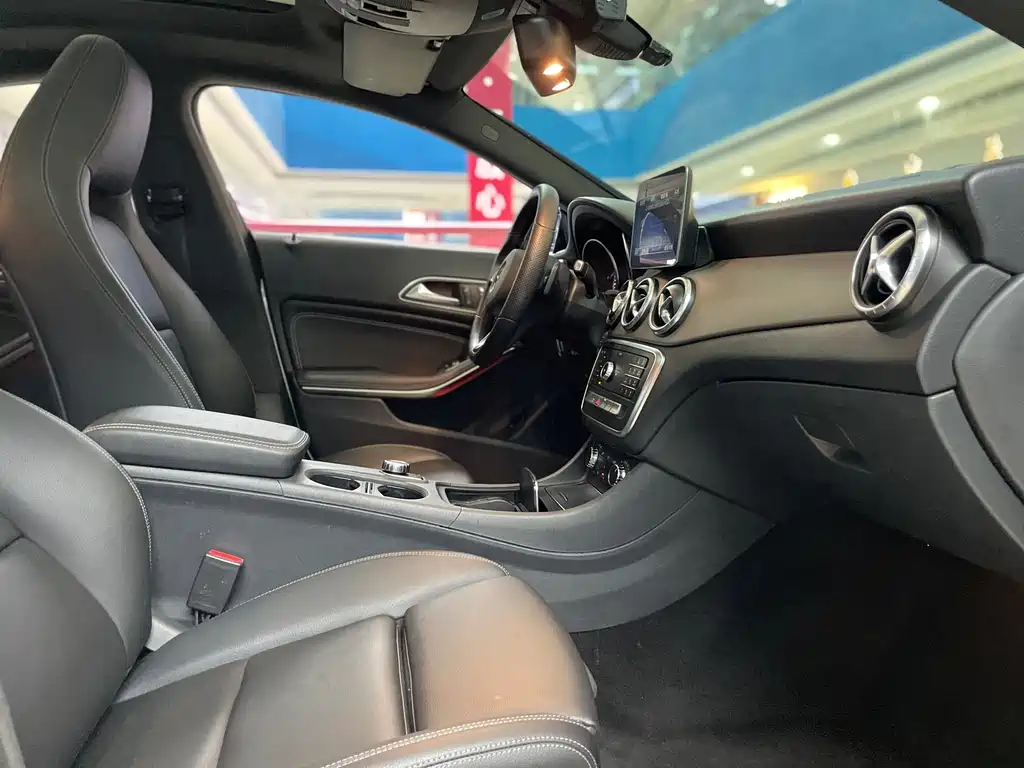 Mercedes-Benz CLA (Import) — фото 7