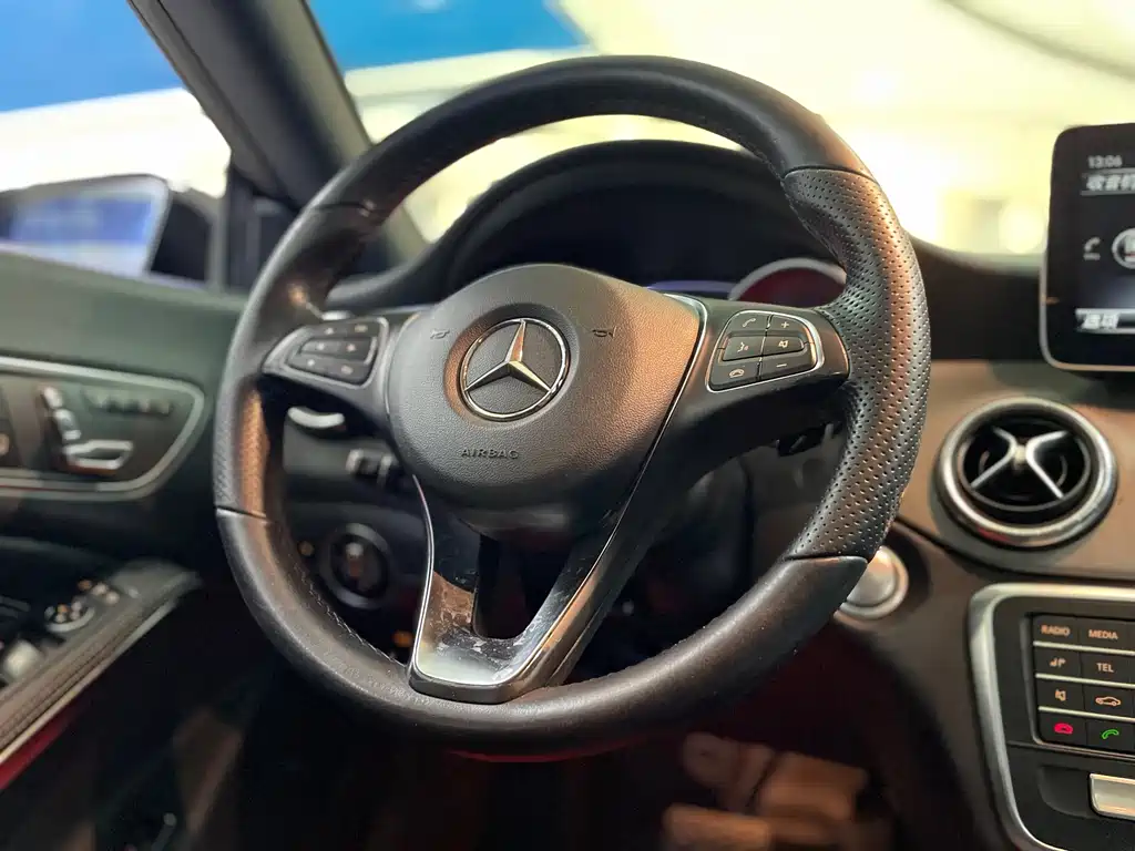 Mercedes-Benz CLA (Import) — фото 10