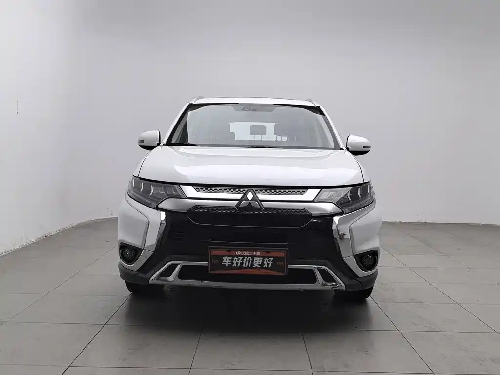 Mitsubishi Outlander — фото 3