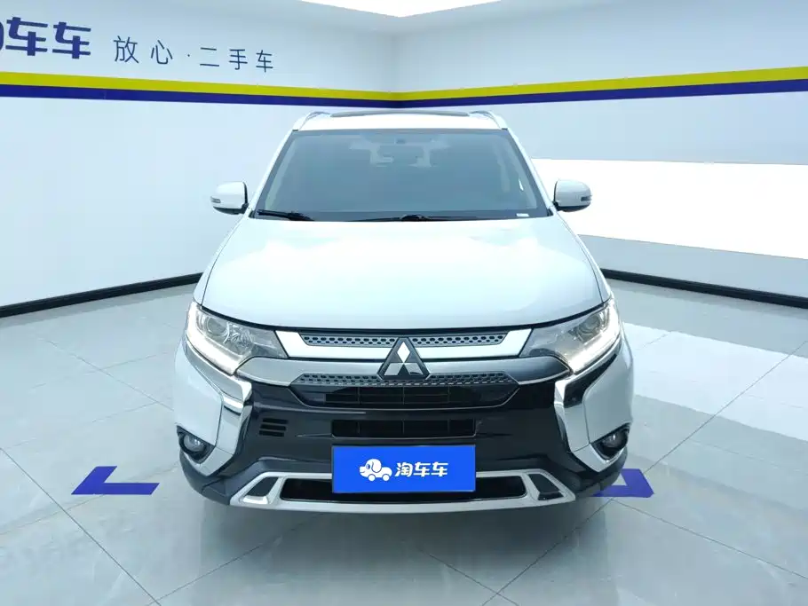 Mitsubishi Outlander — фото 2