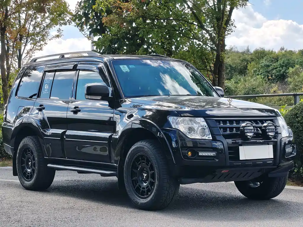 Mitsubishi Pajero (Import) — фото 3