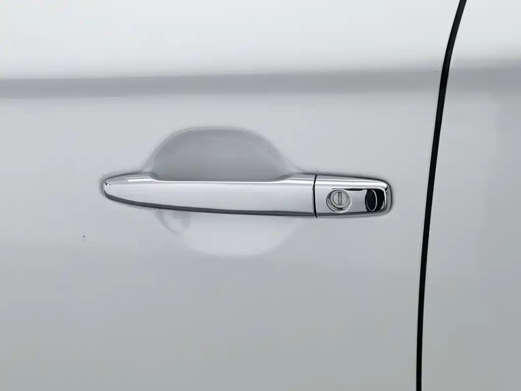 Mitsubishi Outlander — фото 18