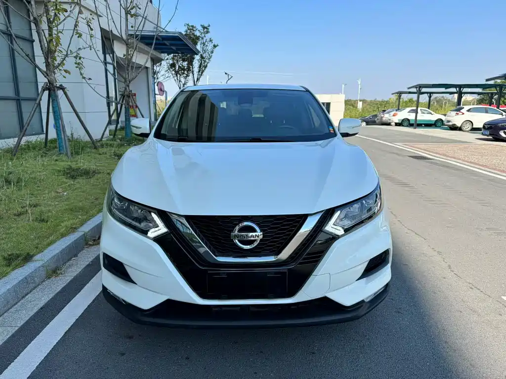 Nissan Qashqai — фото 2