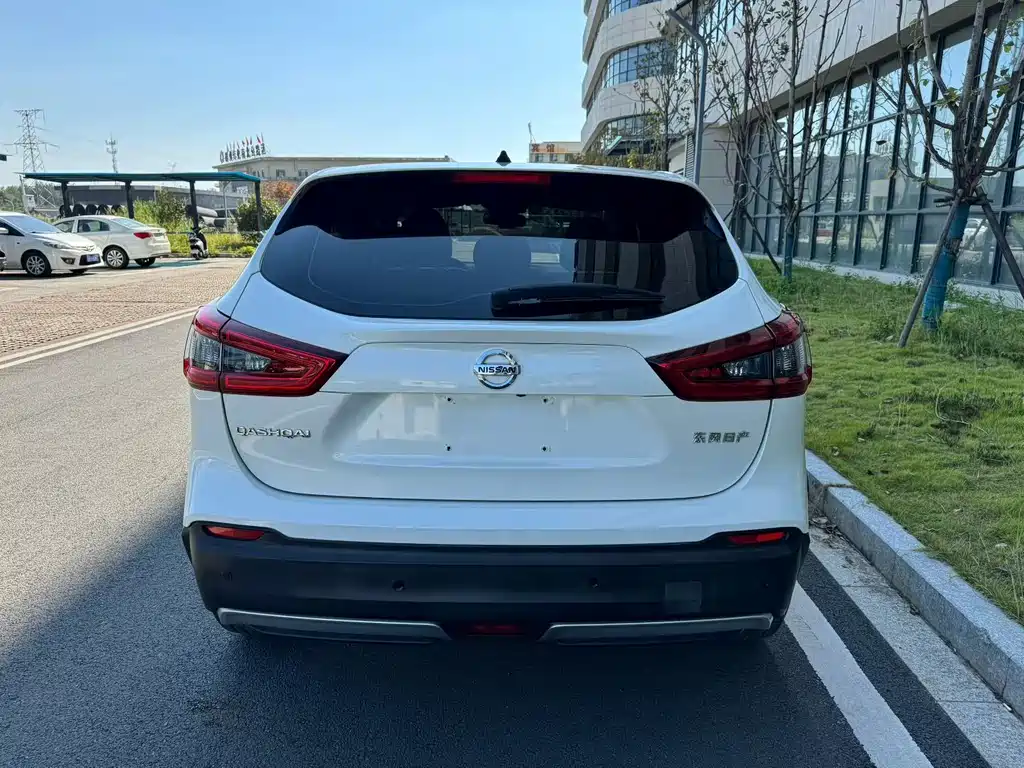 Nissan Qashqai — фото 4