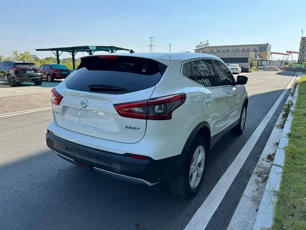 Nissan Qashqai — фото 5