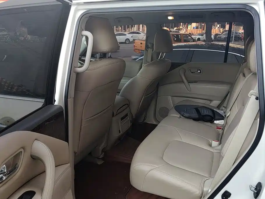 Nissan Patrol — фото 10