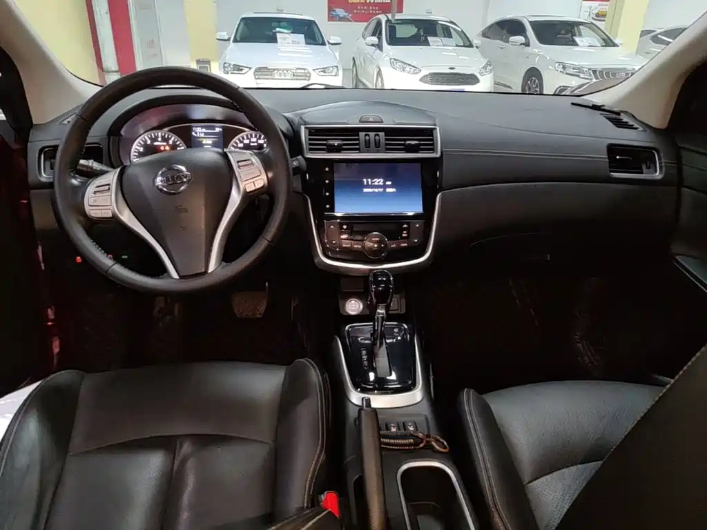 Nissan Tiida — фото 9