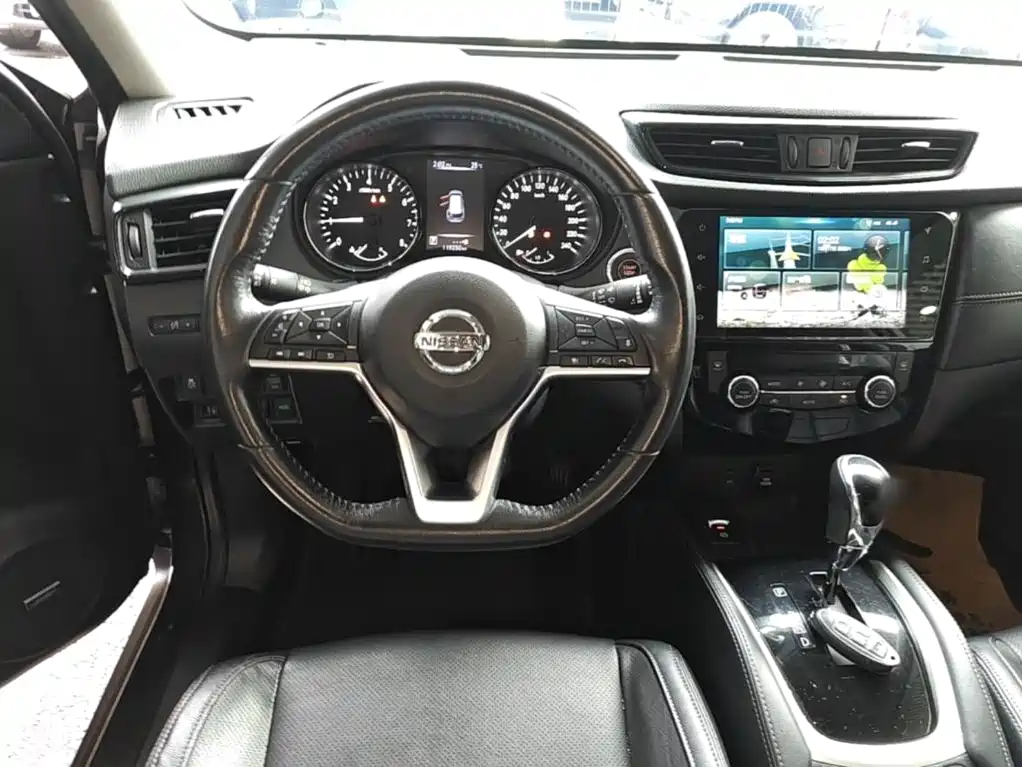Nissan X-Trail — фото 10