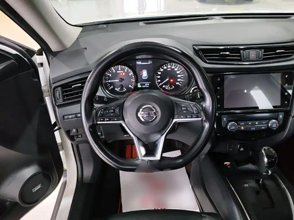 Nissan X-Trail — фото 10
