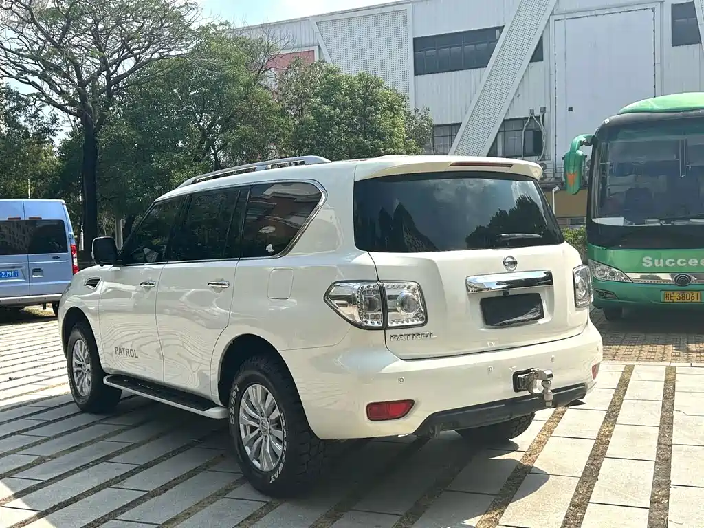 Nissan Patrol — фото 4