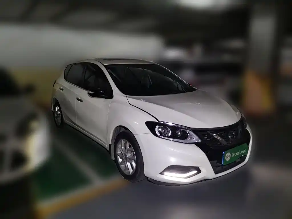 Nissan Tiida — фото 3