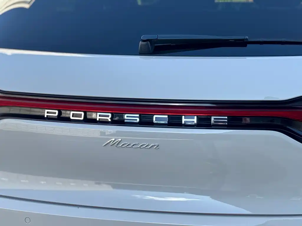 Porsche Macan — фото 17