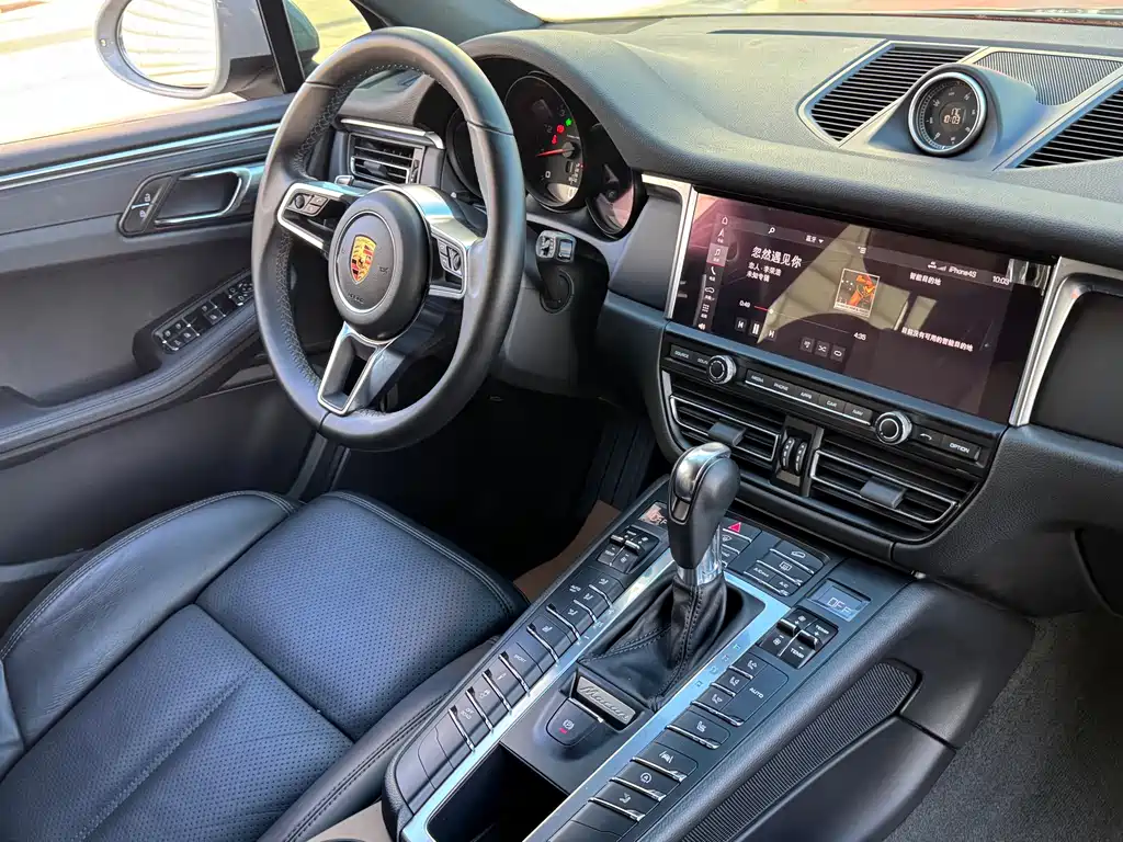 Porsche Macan — фото 40