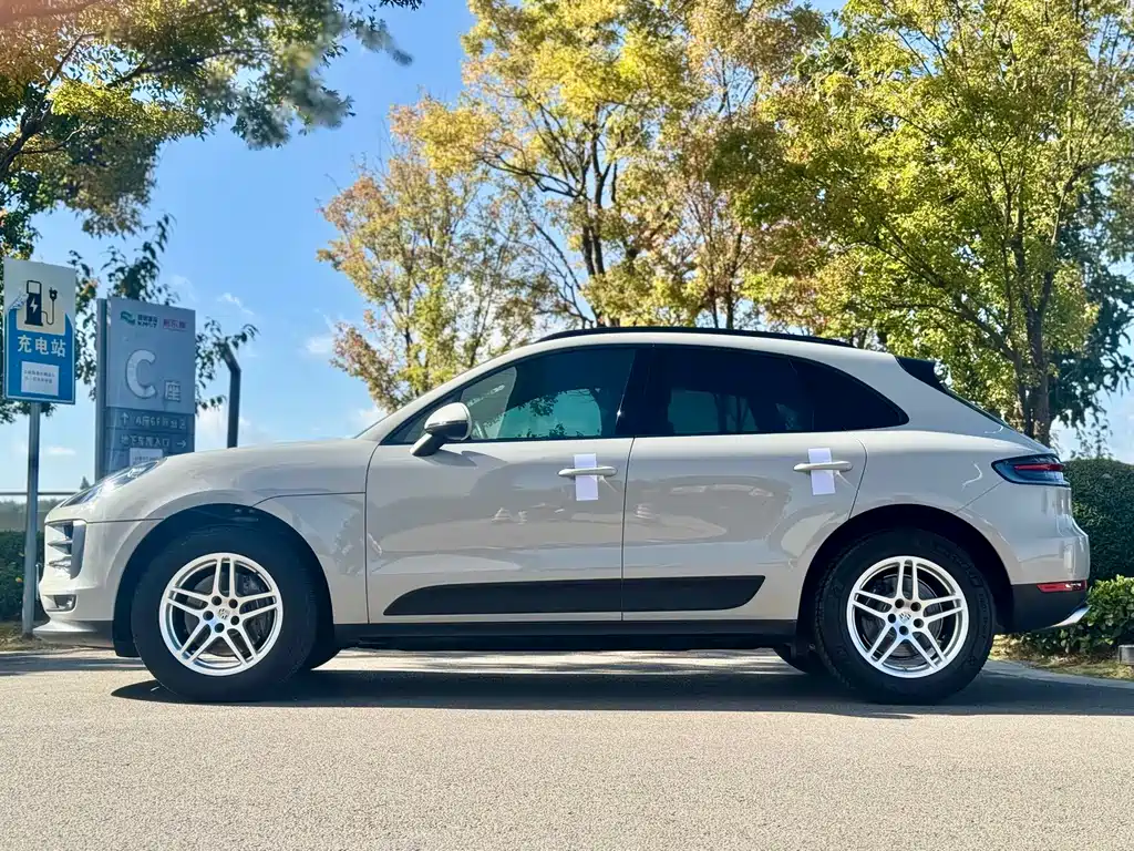 Porsche Macan — фото 10