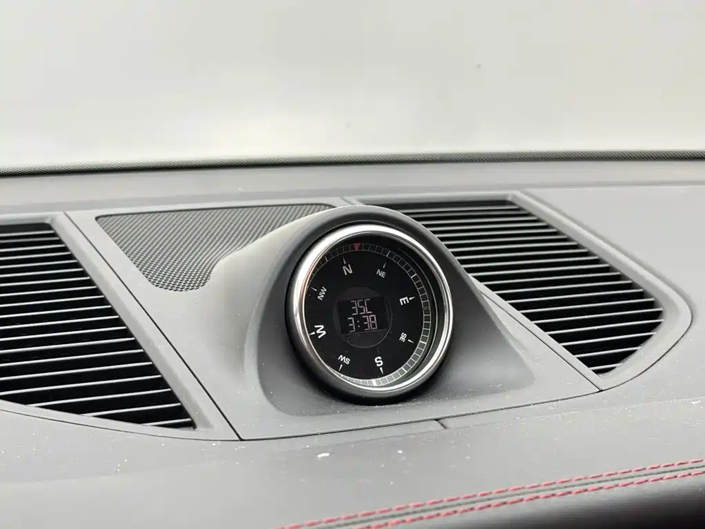 Porsche Macan — фото 17