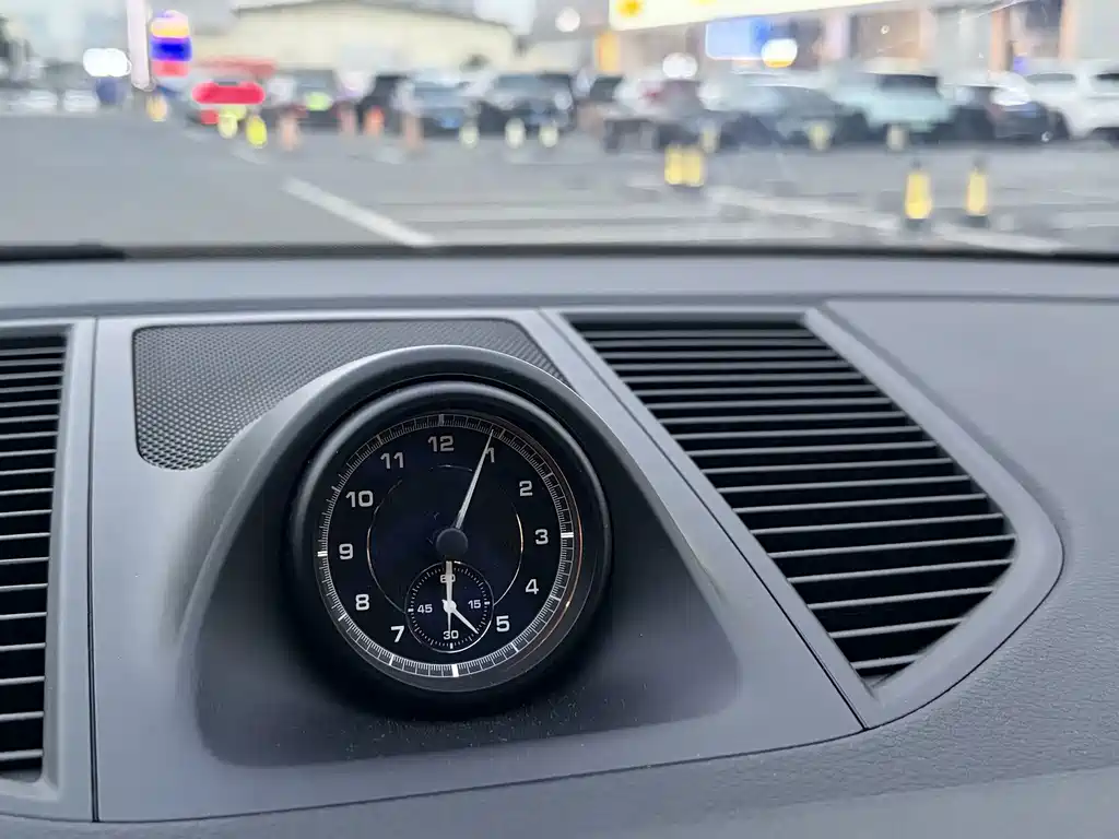 Porsche Macan — фото 14
