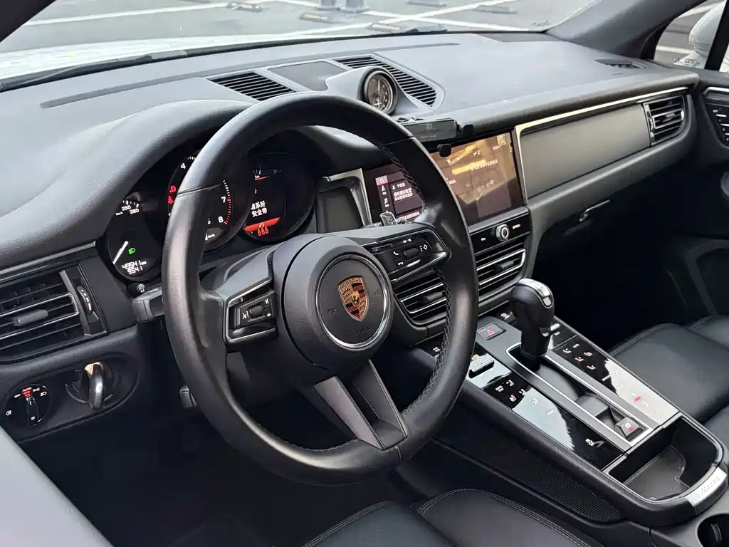 Porsche Macan — фото 8