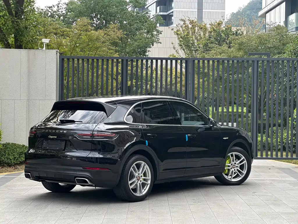 Porsche Cayenne Hybrid — фото 4