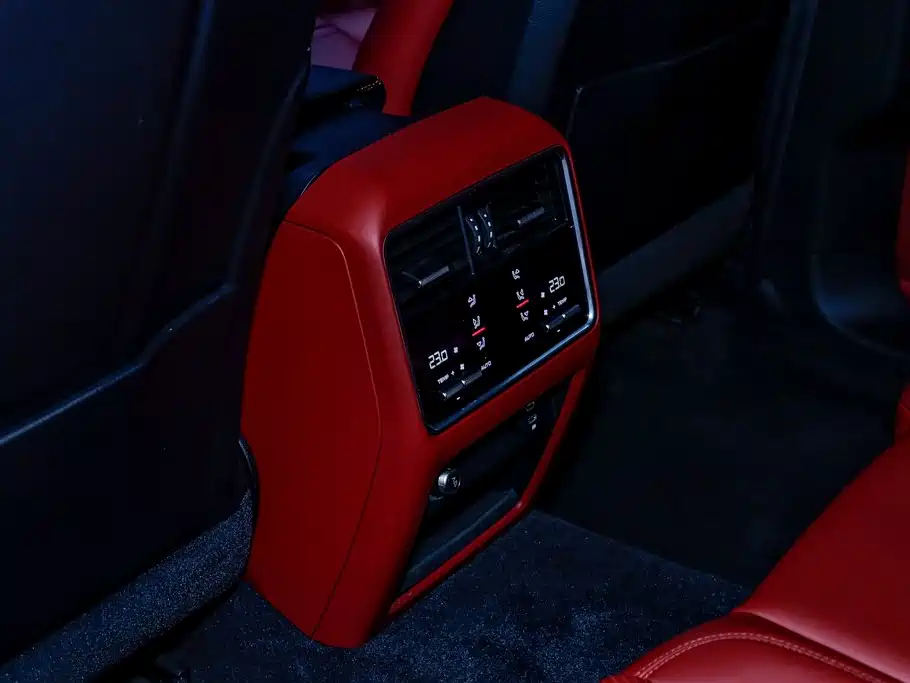 Porsche Cayenne Hybrid — фото 10