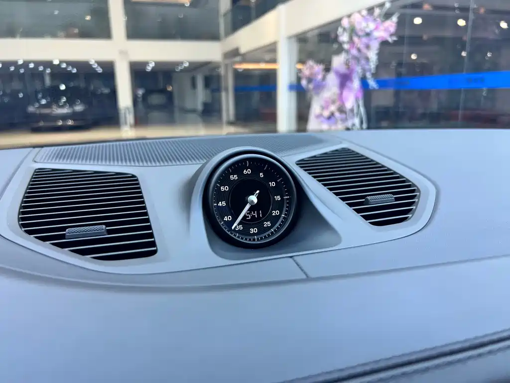 Porsche Cayenne Hybrid — фото 17