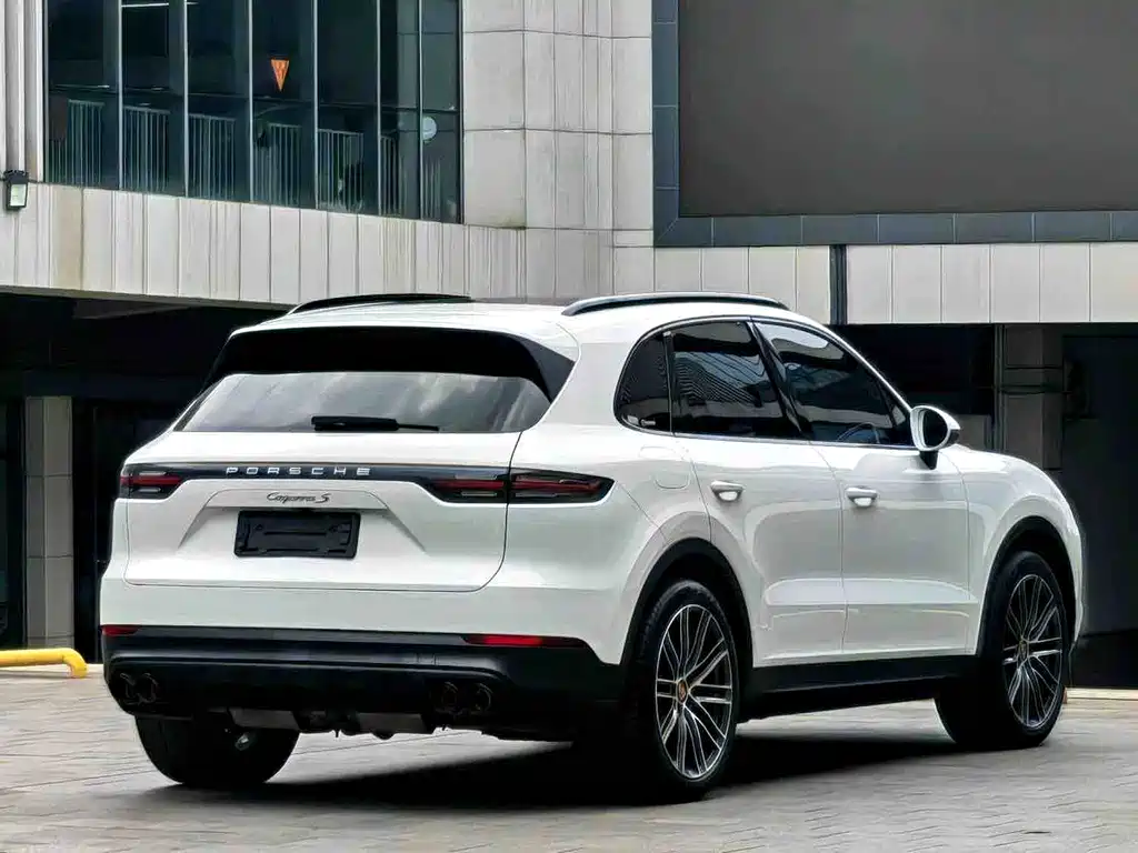 Porsche Cayenne — фото 5