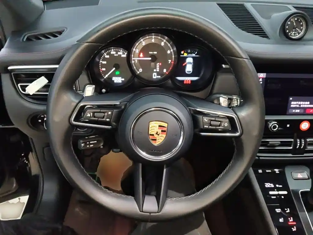 Porsche Macan — фото 10