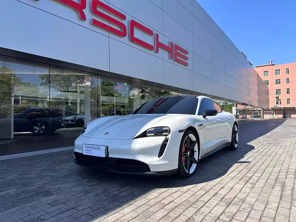 Porsche Taycan — фото 1