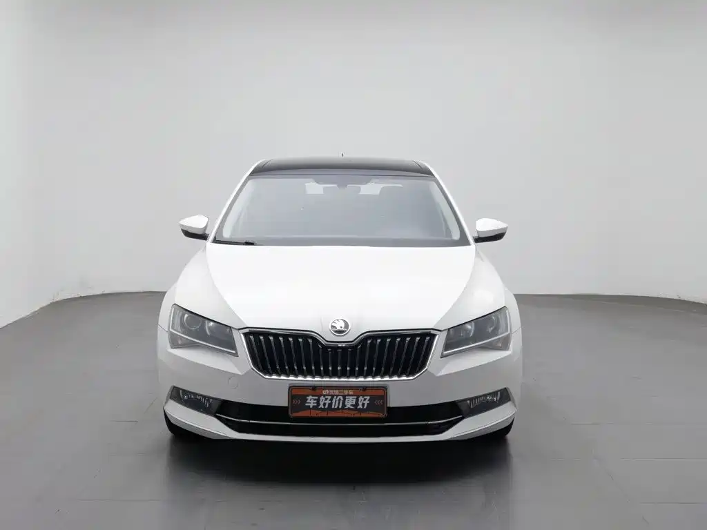 Skoda Superb — фото 3