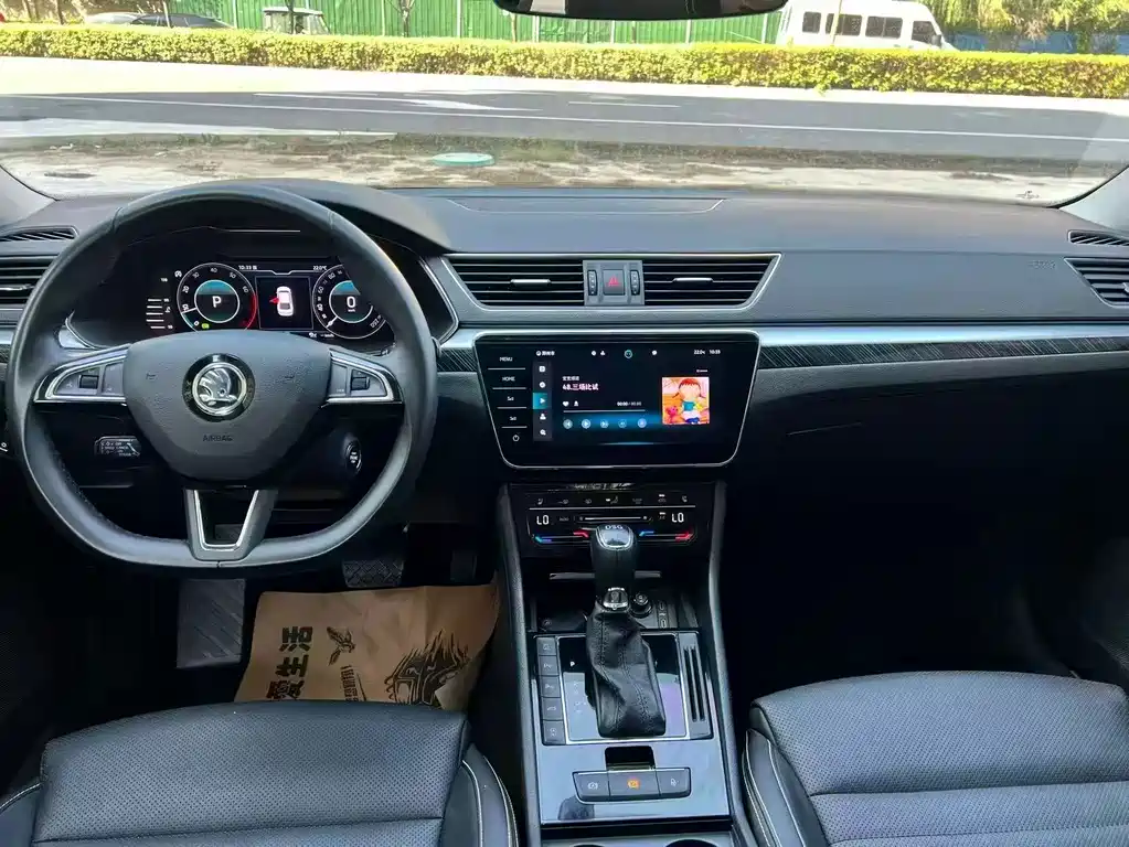 Skoda Superb — фото 6